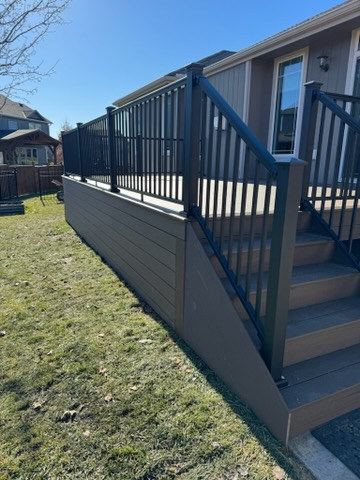 Exterior Deck Rail at The Deck Supply